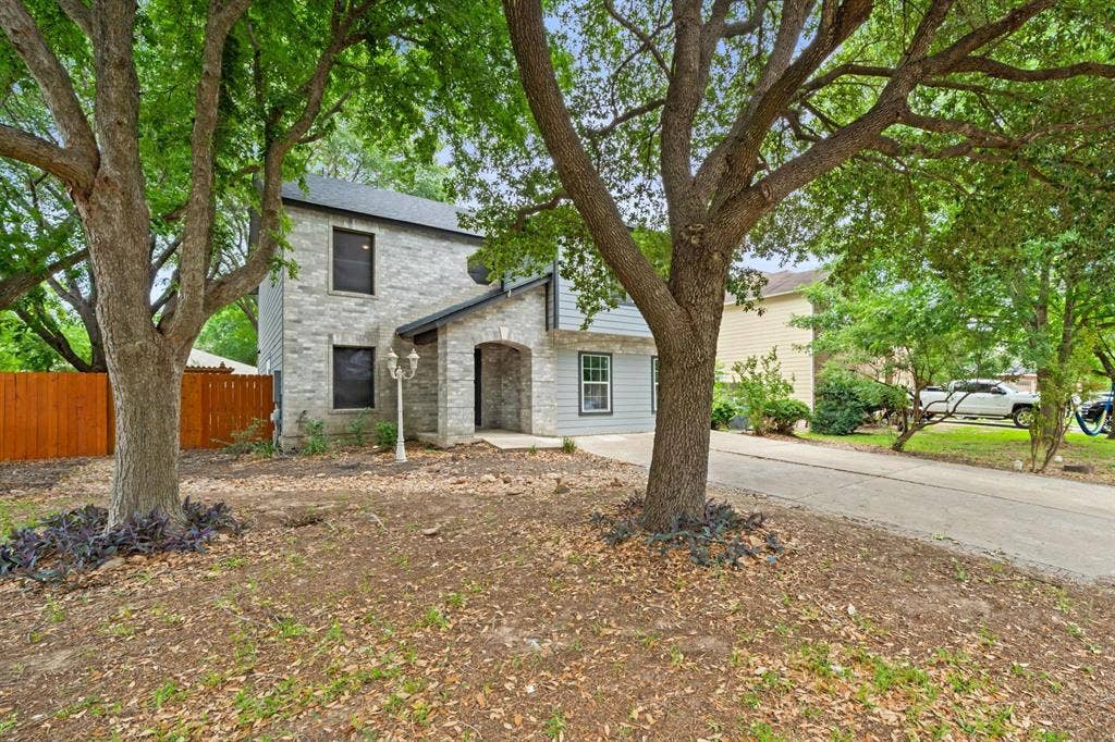 12 BR in Kyle