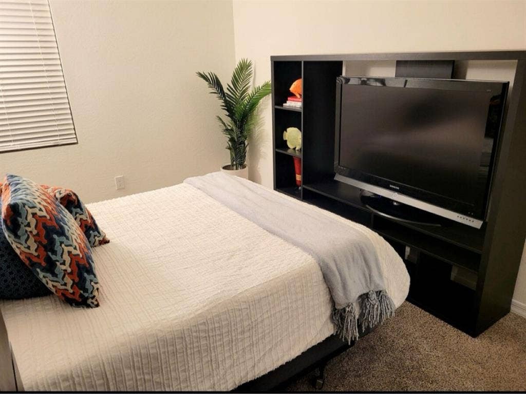 Room for rent. Utilities included