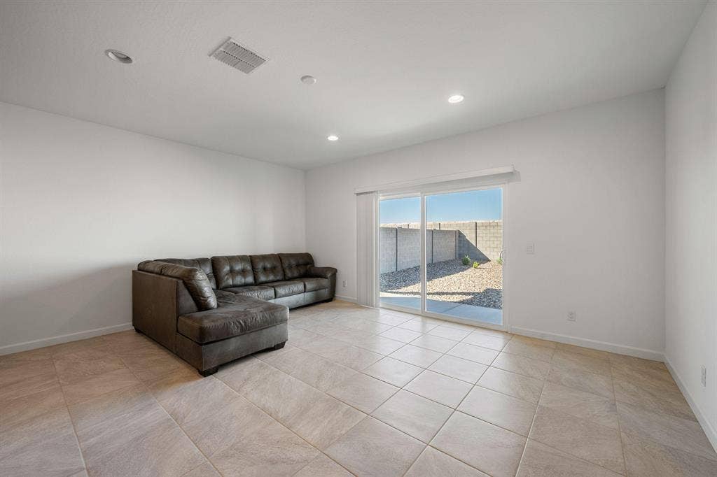 2 BR in Florence