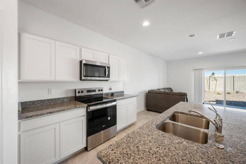 2 BR in Florence