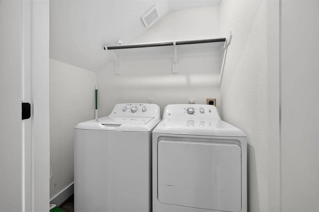 9 BR in Houston