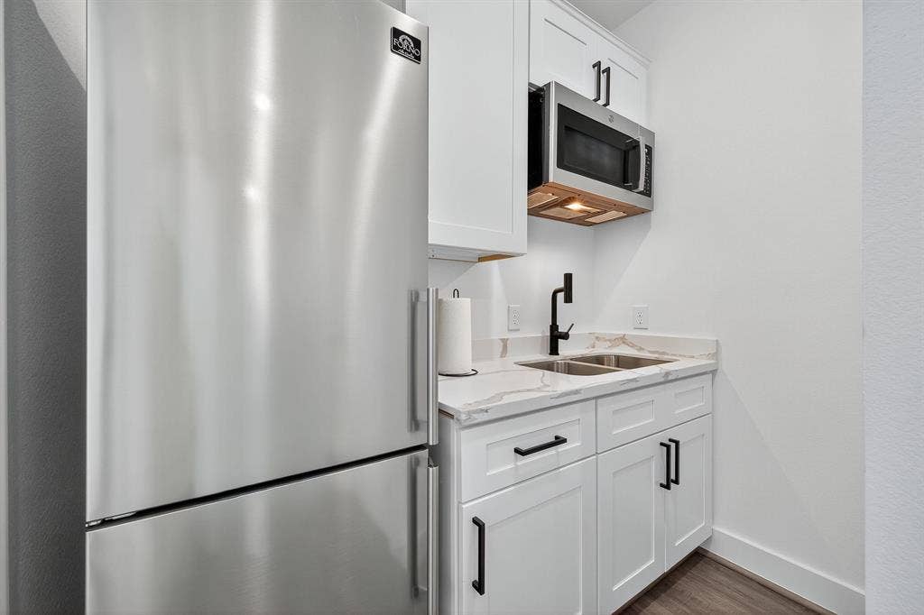 9 BR in Houston