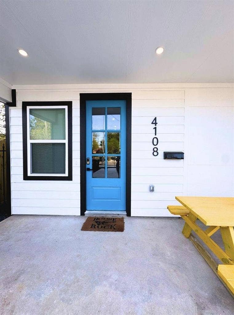 9 BR in Houston
