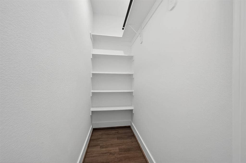 9 BR in Houston