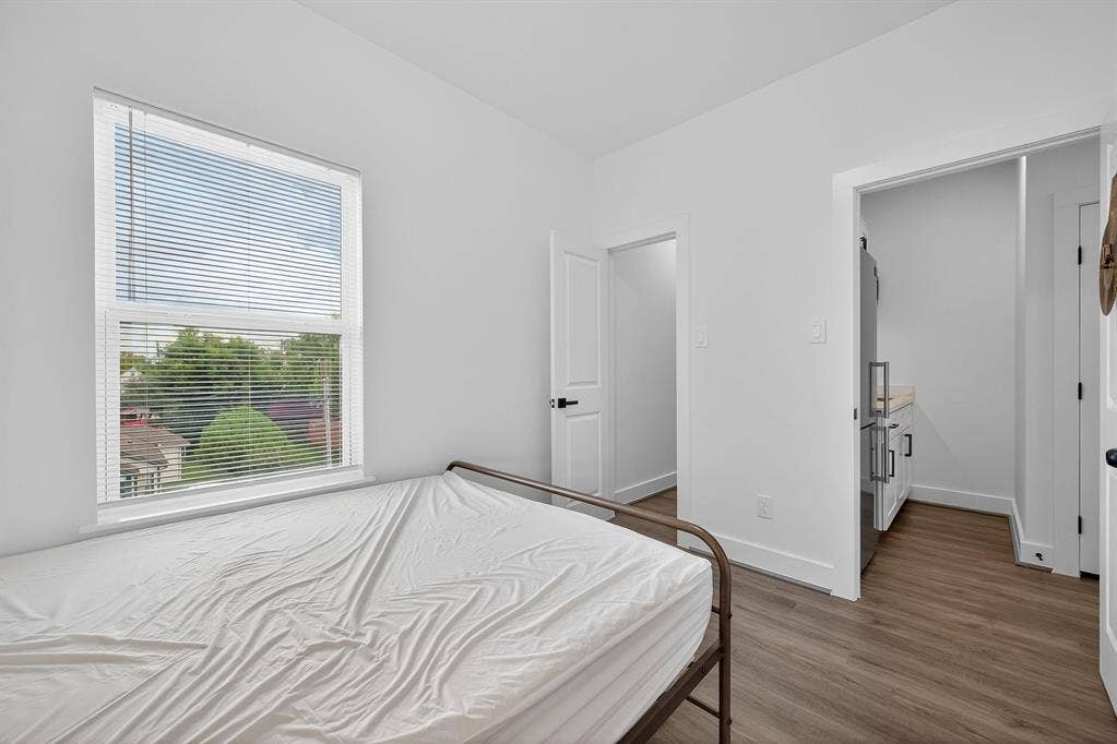 9 BR in Houston