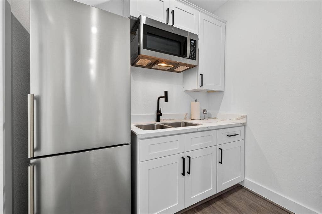 9 BR in Houston