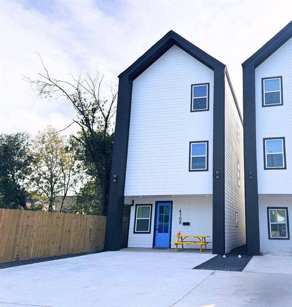 9 BR in Houston