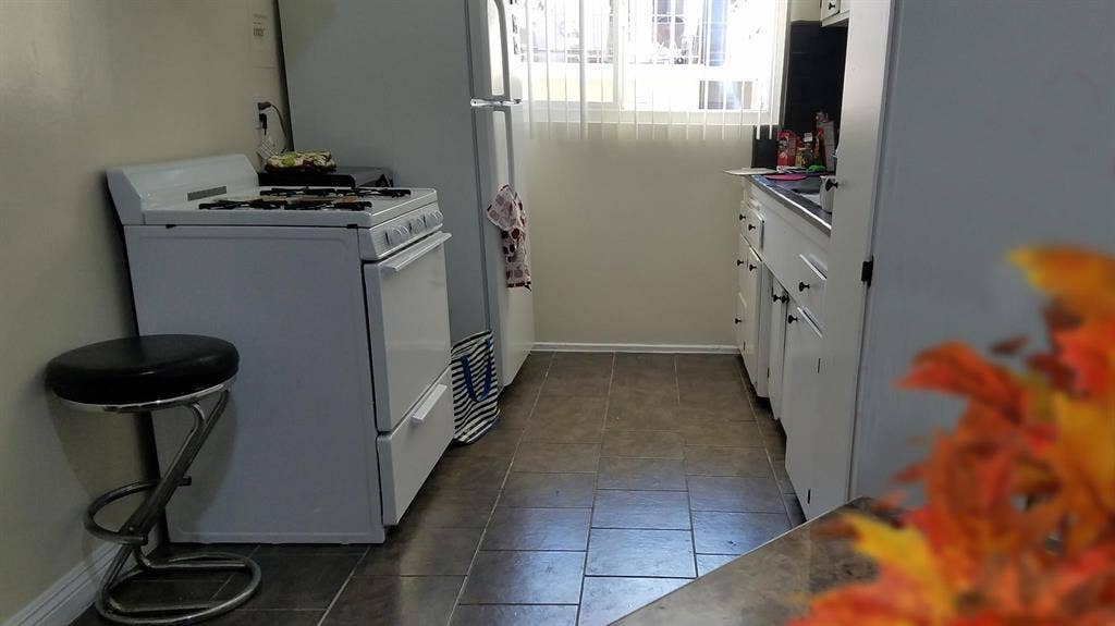 1 BR in Los Angeles