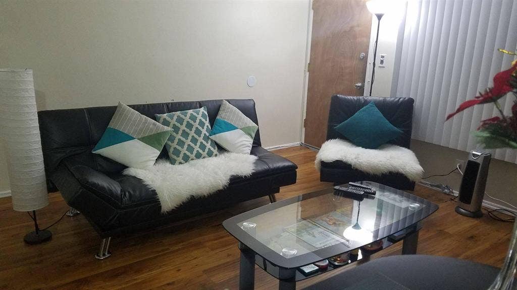 1 BR in Los Angeles