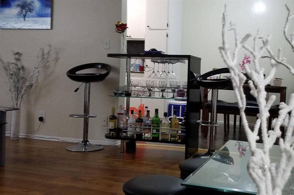 1 BR in Los Angeles