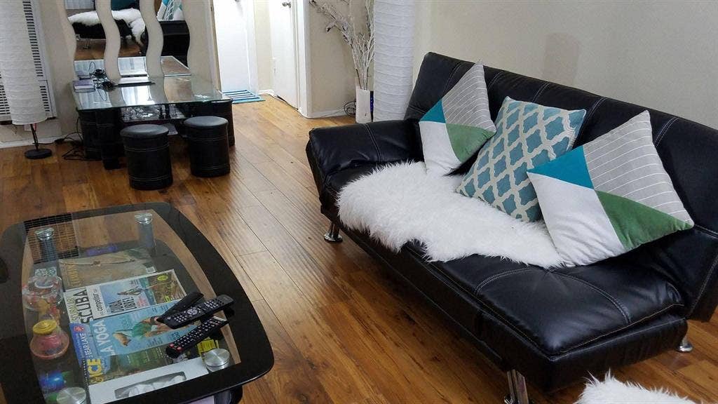 1 BR in Los Angeles