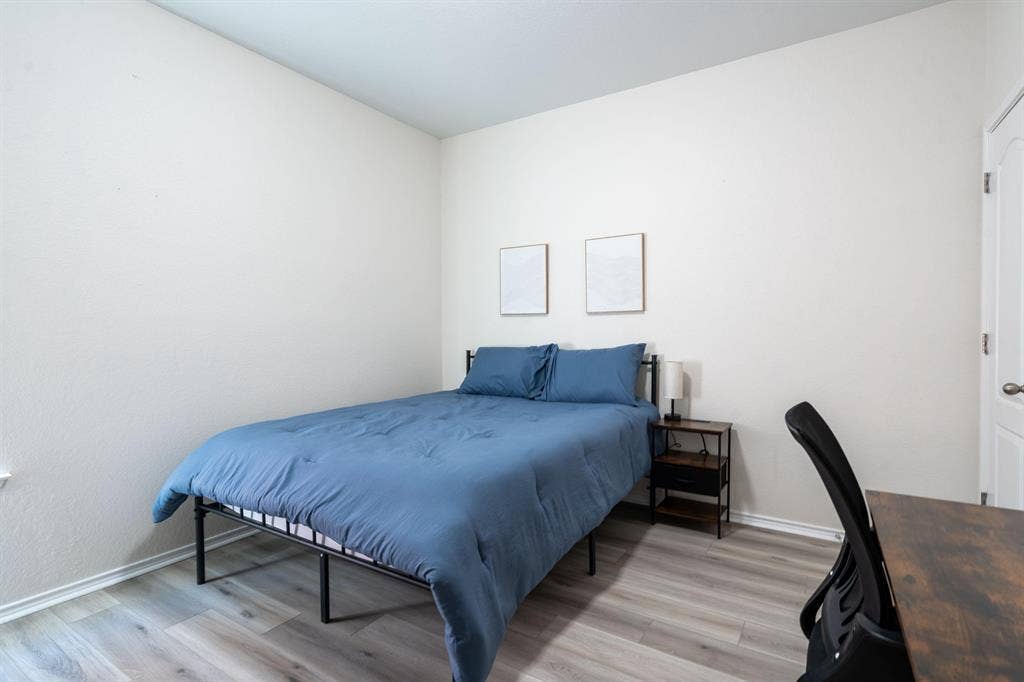 8 BR in Austin