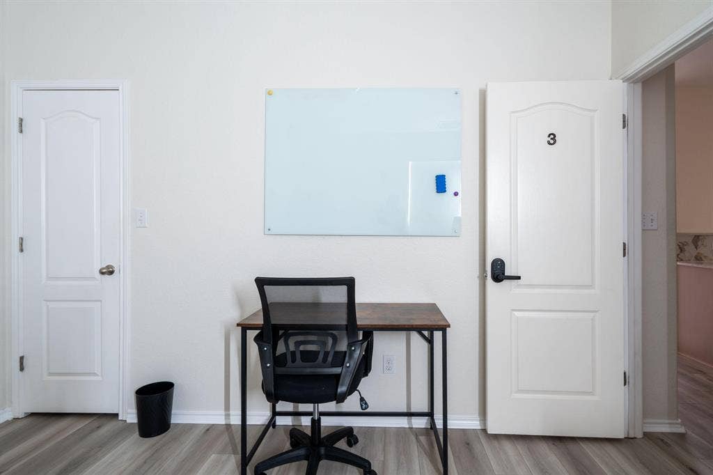 8 BR in Austin