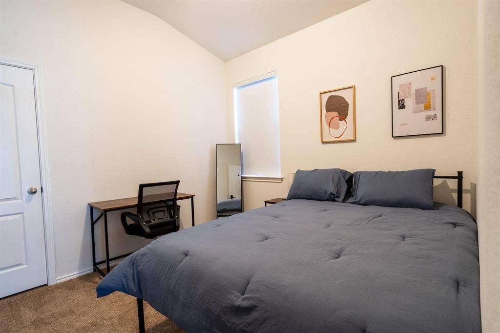 8 BR in Austin