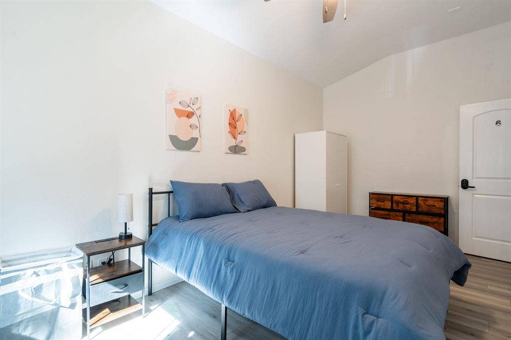8 BR in Austin