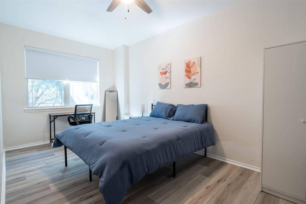 8 BR in Austin