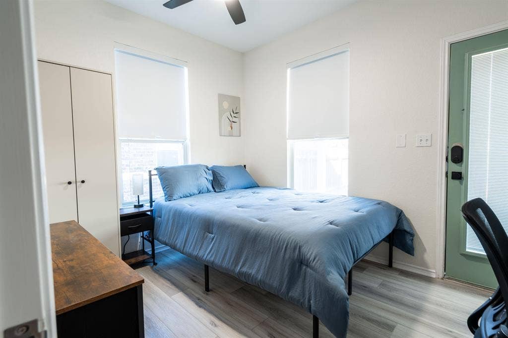 8 BR in Austin
