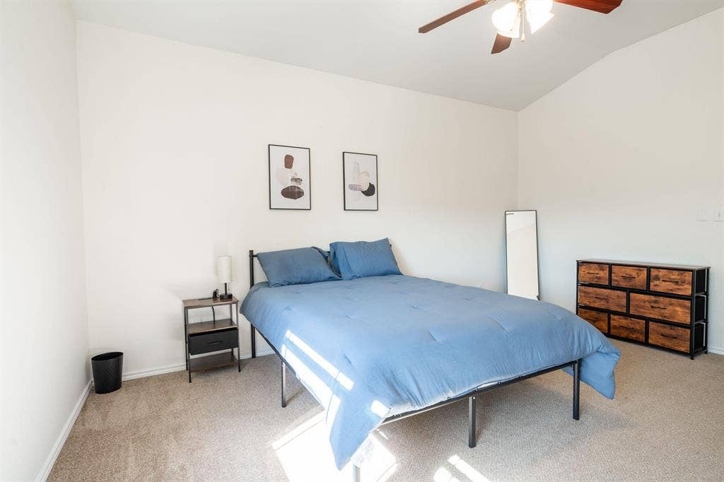 8 BR in Austin
