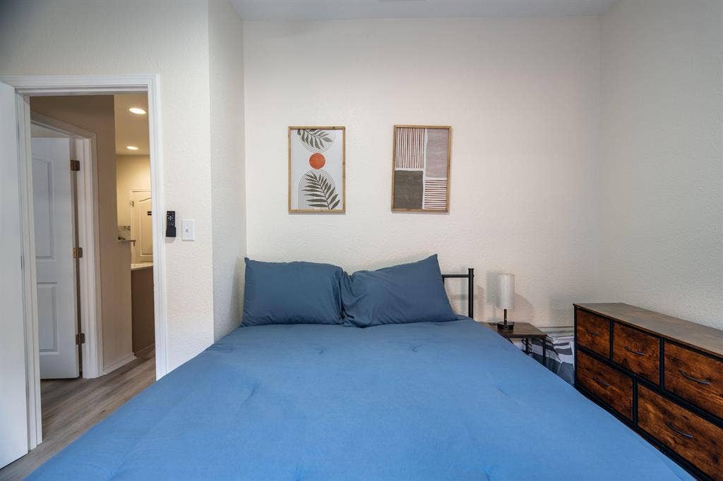 8 BR in Austin