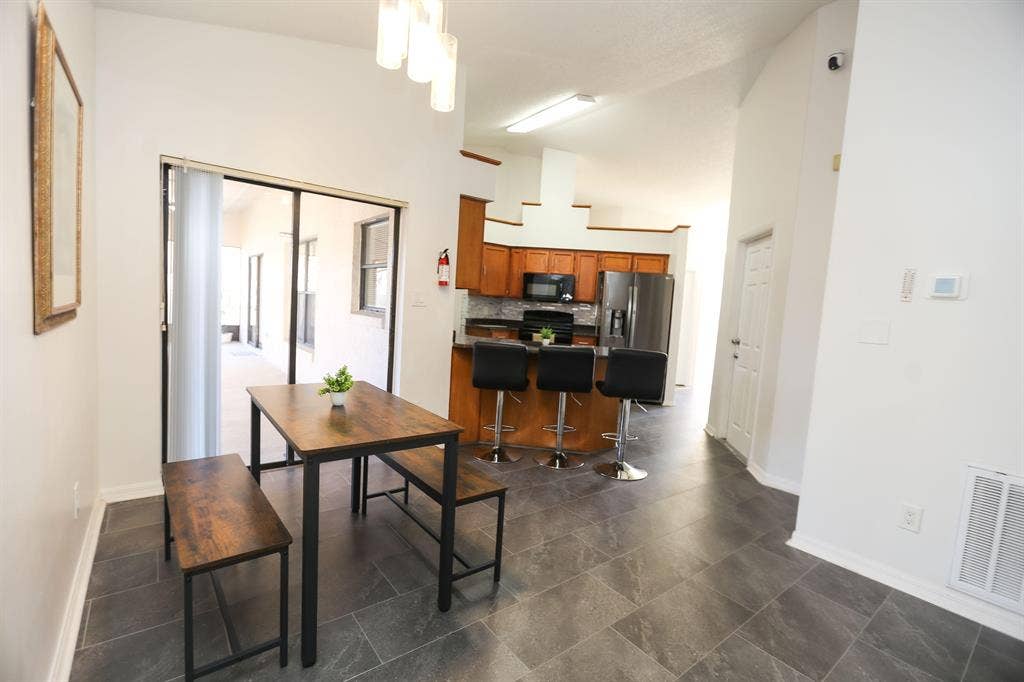 6 BR in Kissimmee