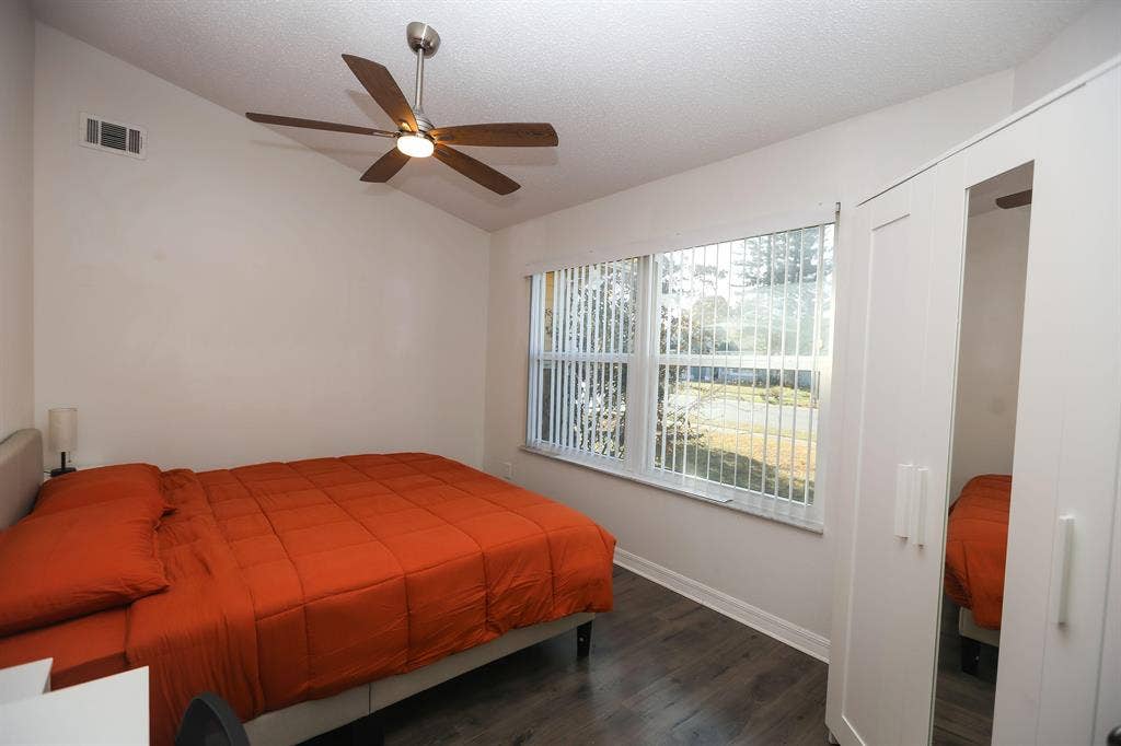6 BR in Kissimmee