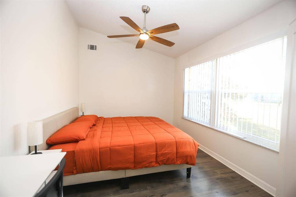 6 BR in Kissimmee