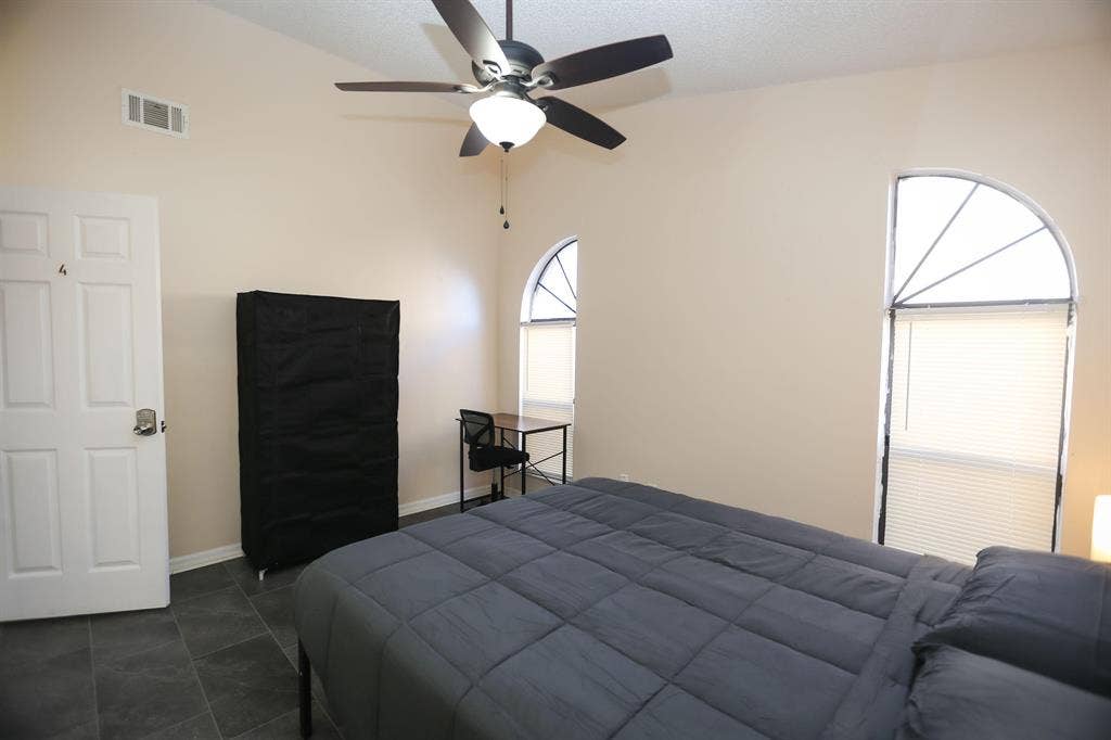 6 BR in Kissimmee