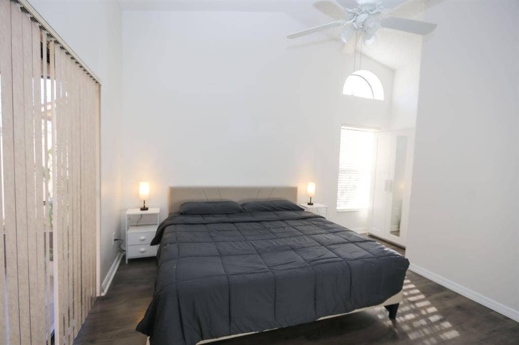 6 BR in Kissimmee