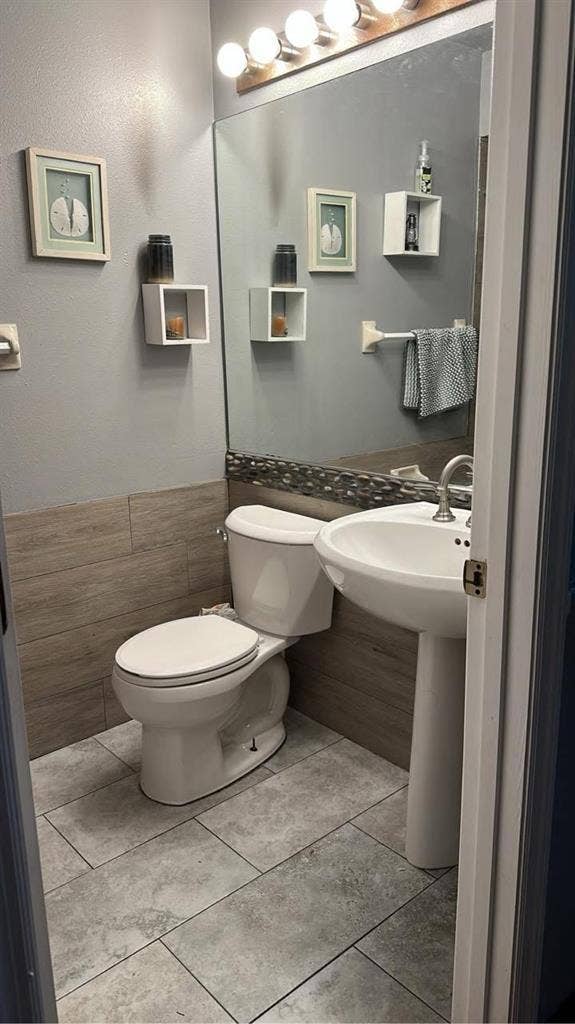 Private room in lake house