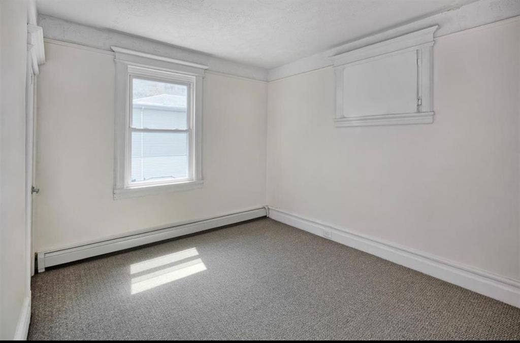 Jersey City Room Plus Storage Space