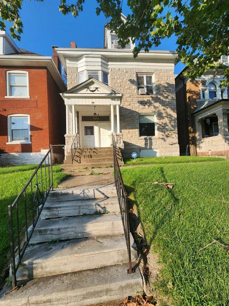 6 BR in St. Louis