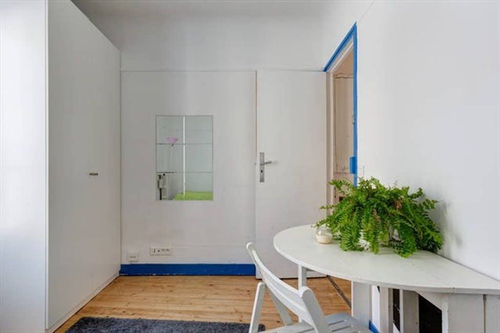 Light and airy room, heart of Paris