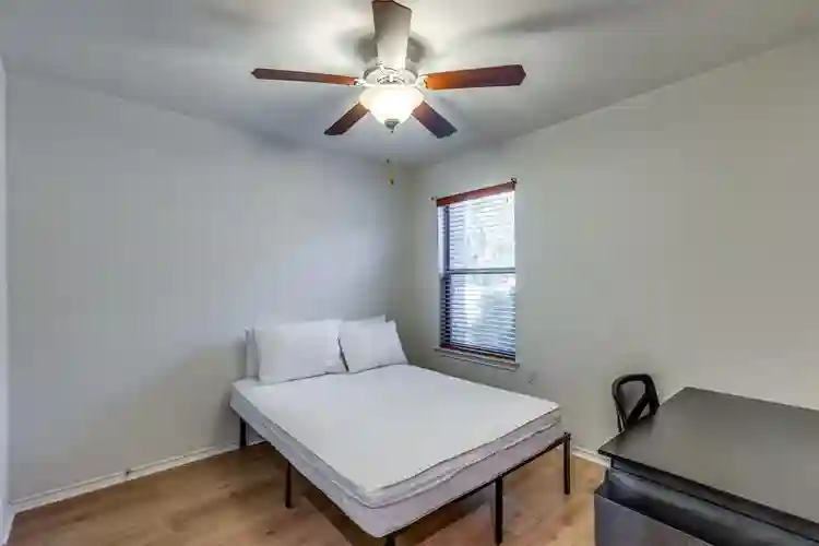 5 BR in Austin