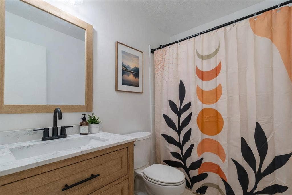 8 BR in Stone Mountain