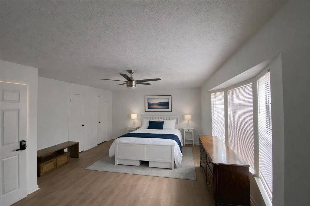8 BR in Stone Mountain