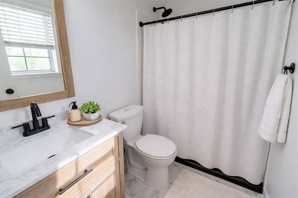 8 BR in Stone Mountain