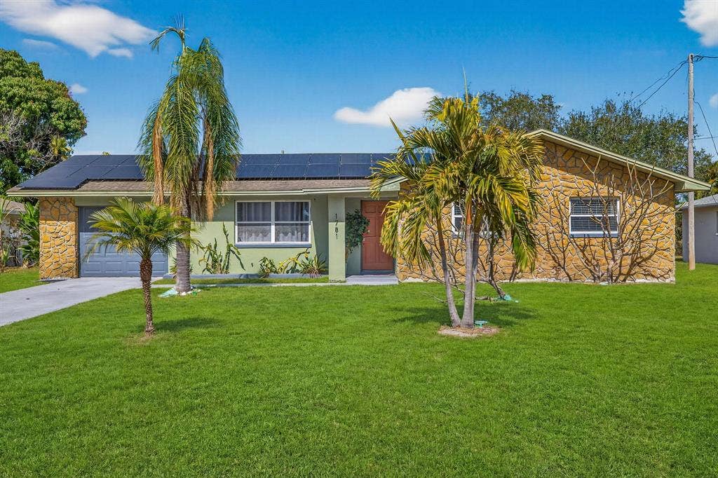6 BR in Cape Coral