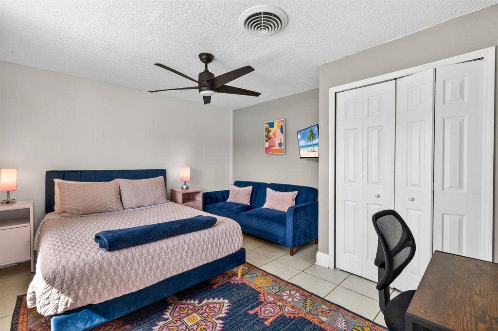 6 BR in Cape Coral