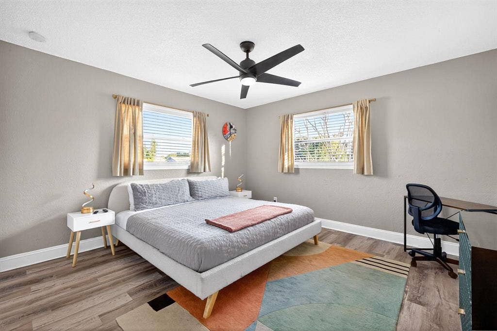 6 BR in Cape Coral