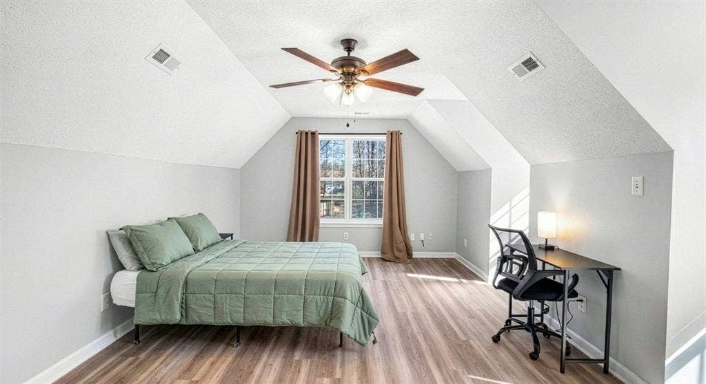 8 BR in Charlotte