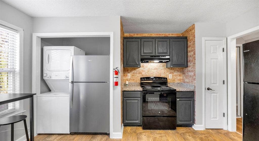 8 BR in Charlotte