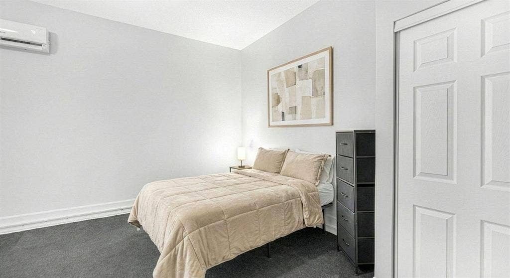 8 BR in Charlotte