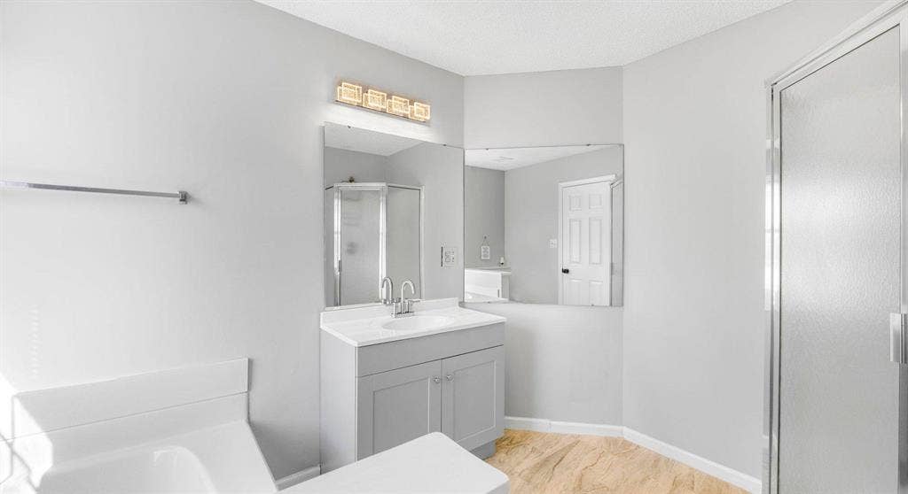 8 BR in Charlotte