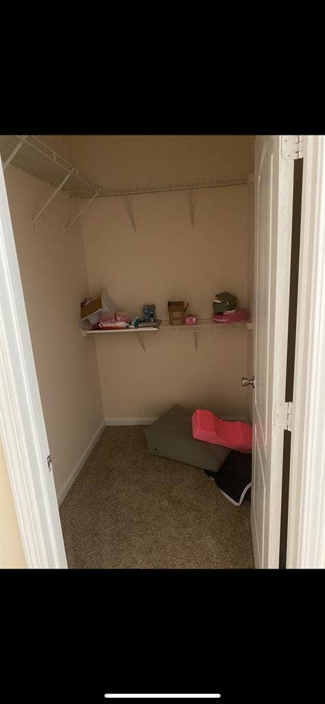 Room for Rent / monthly
