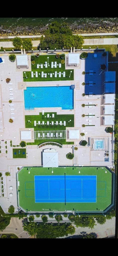 Brickell Key 🌴 Corner unit