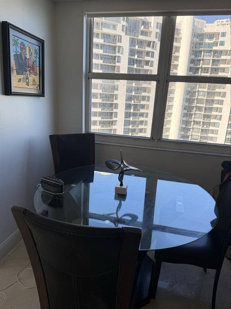 [REDACTED] on Brickell Key 🌴  Corner