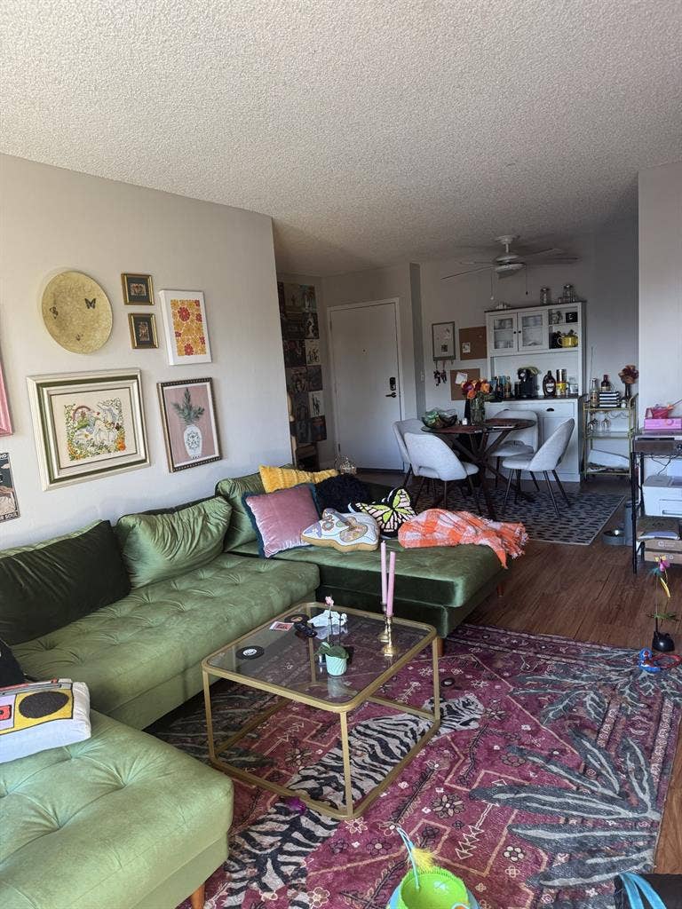 Room for rent in Pasadena!