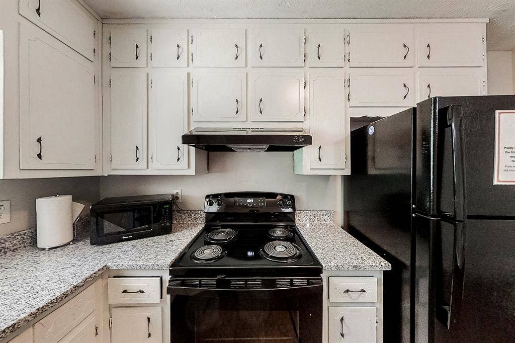 10 BR in Ellenwood