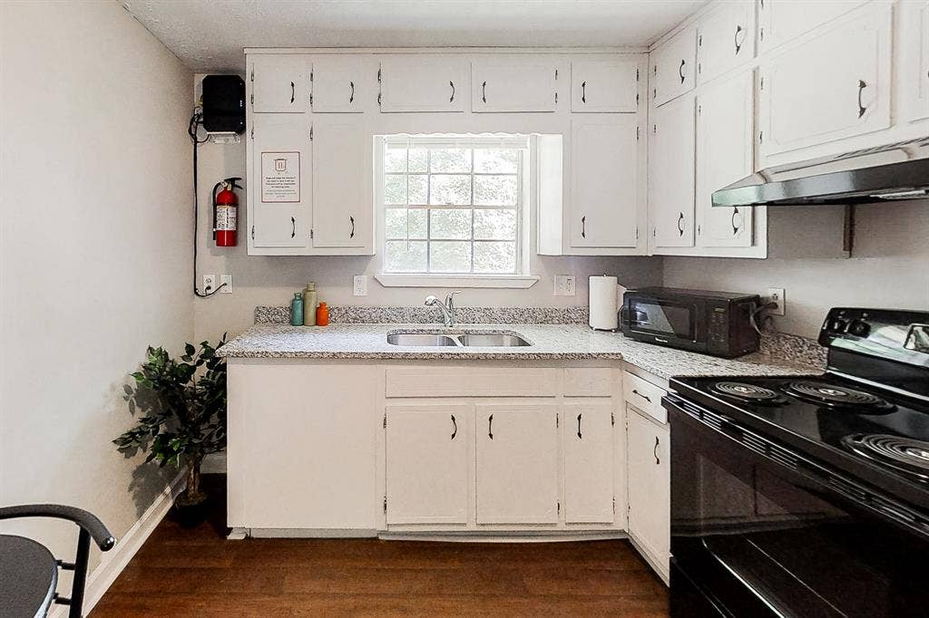 10 BR in Ellenwood