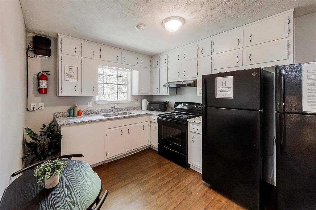 10 BR in Ellenwood